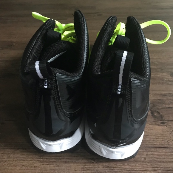 Under Armour Crusher Football Cleats - Picture 4 of 5